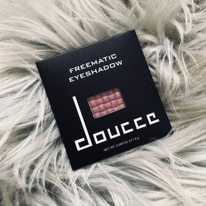 Doucce freematic eyeshadow!